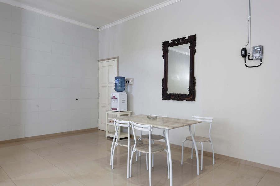 Reddoorz Plus Near Adisucipto Airport 2 Kalasan Luaran gambar