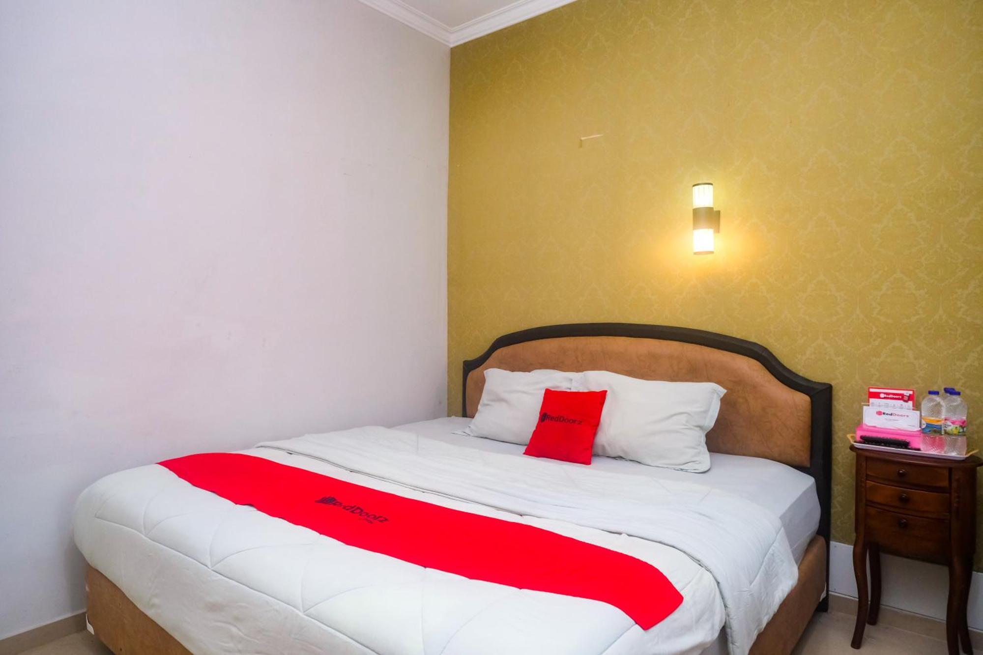 Reddoorz Plus Near Adisucipto Airport 2 Kalasan Luaran gambar