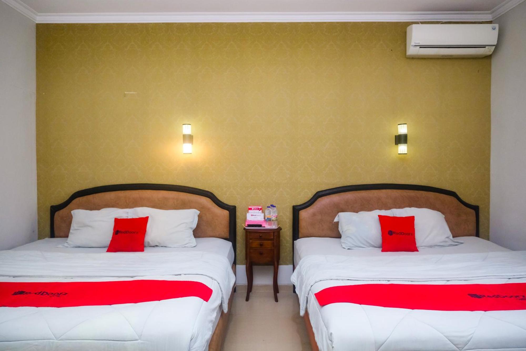 Reddoorz Plus Near Adisucipto Airport 2 Kalasan Luaran gambar