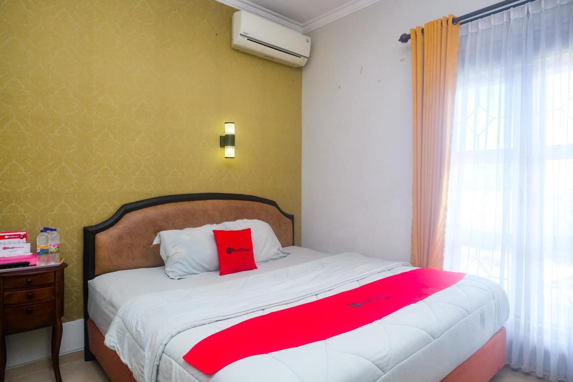 Reddoorz Plus Near Adisucipto Airport 2 Kalasan Luaran gambar