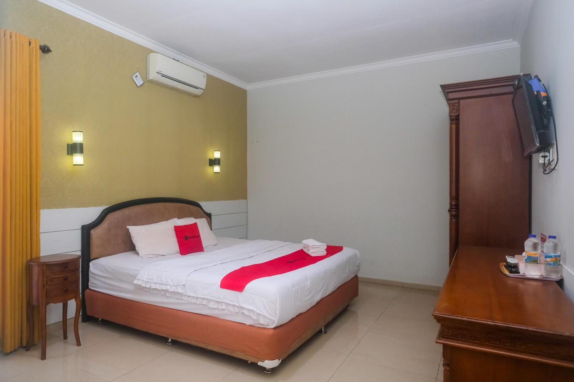 Reddoorz Plus Near Adisucipto Airport 2 Kalasan Luaran gambar