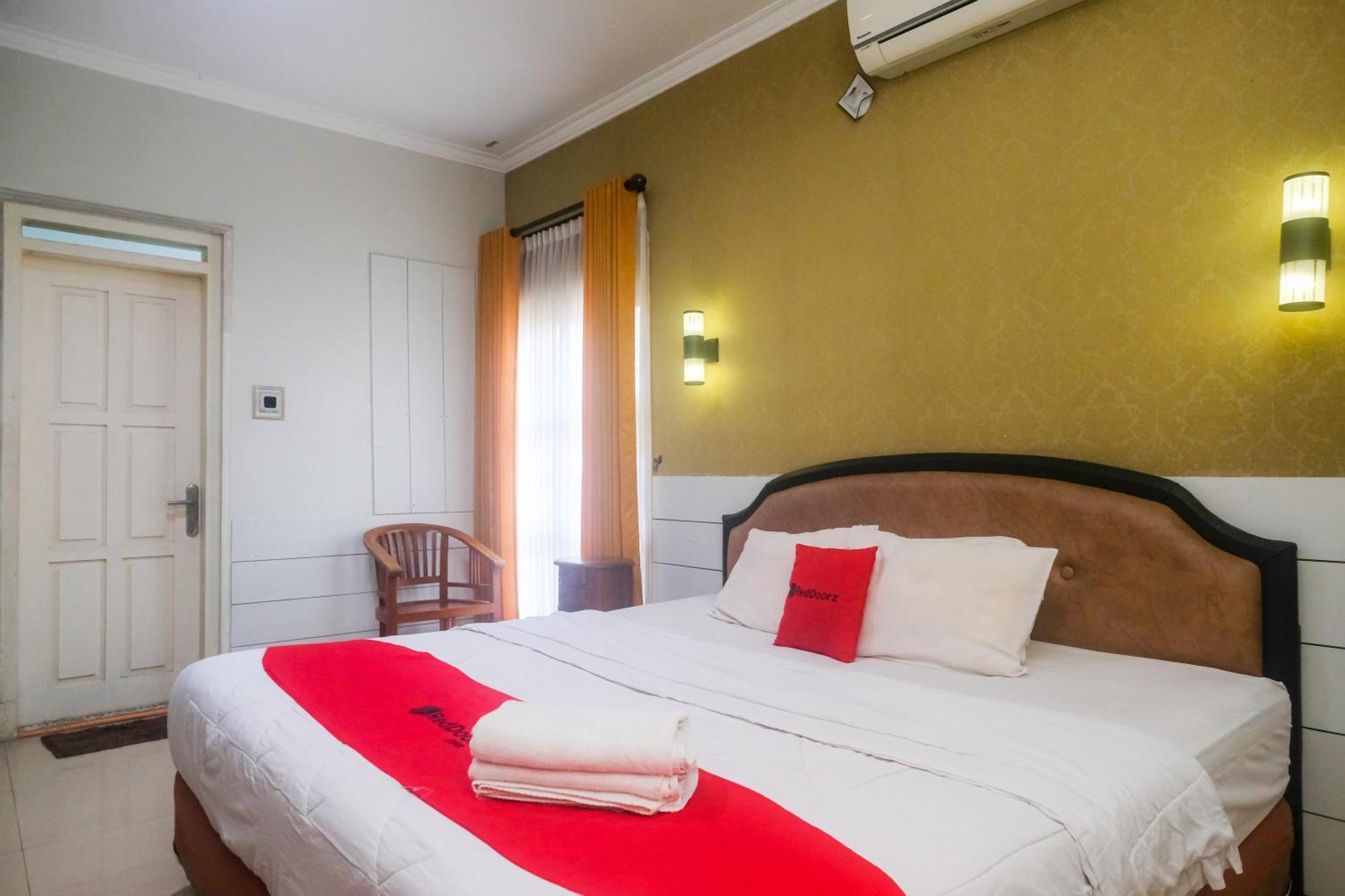 Reddoorz Plus Near Adisucipto Airport 2 Kalasan Luaran gambar