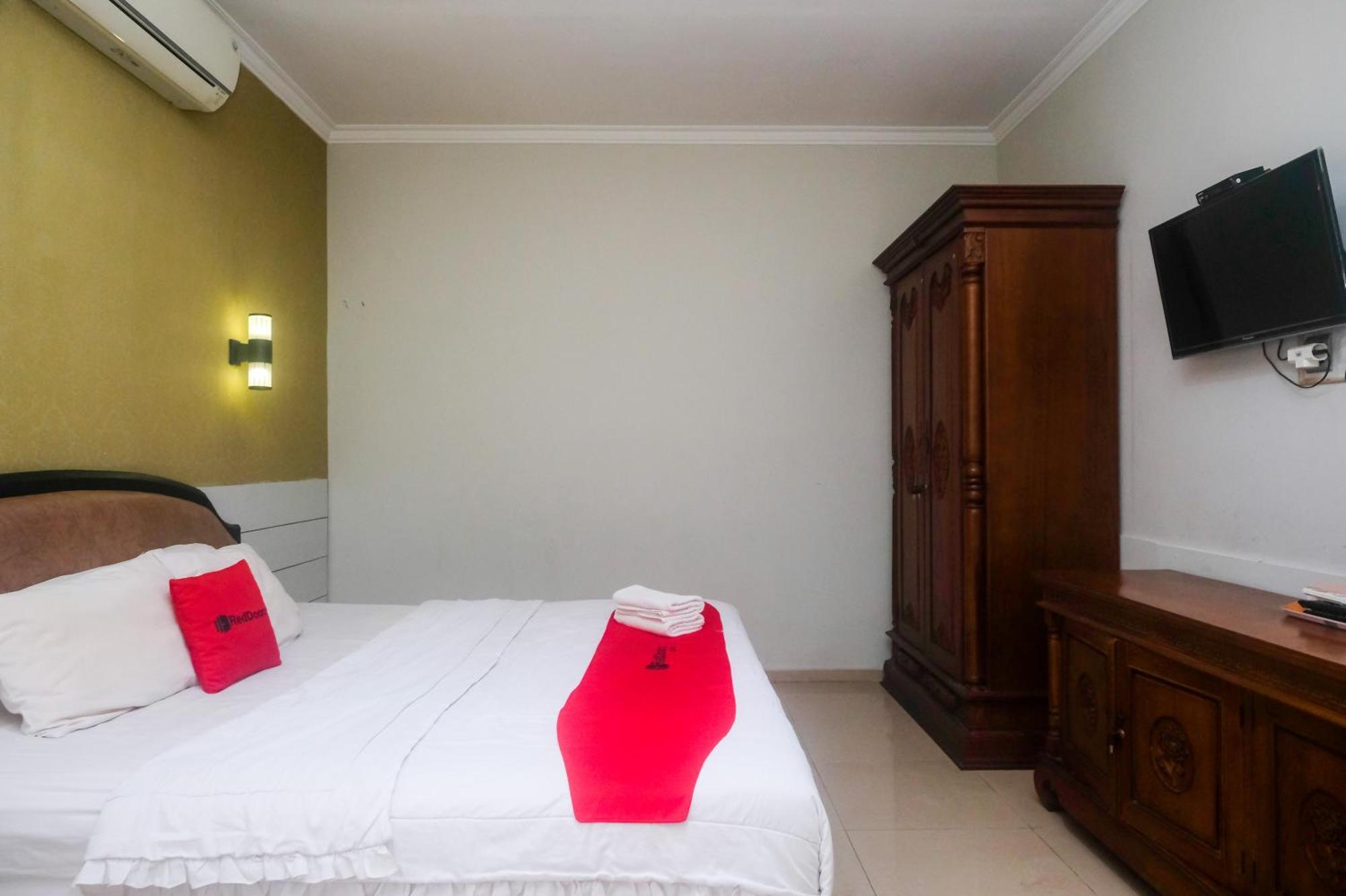 Reddoorz Plus Near Adisucipto Airport 2 Kalasan Luaran gambar