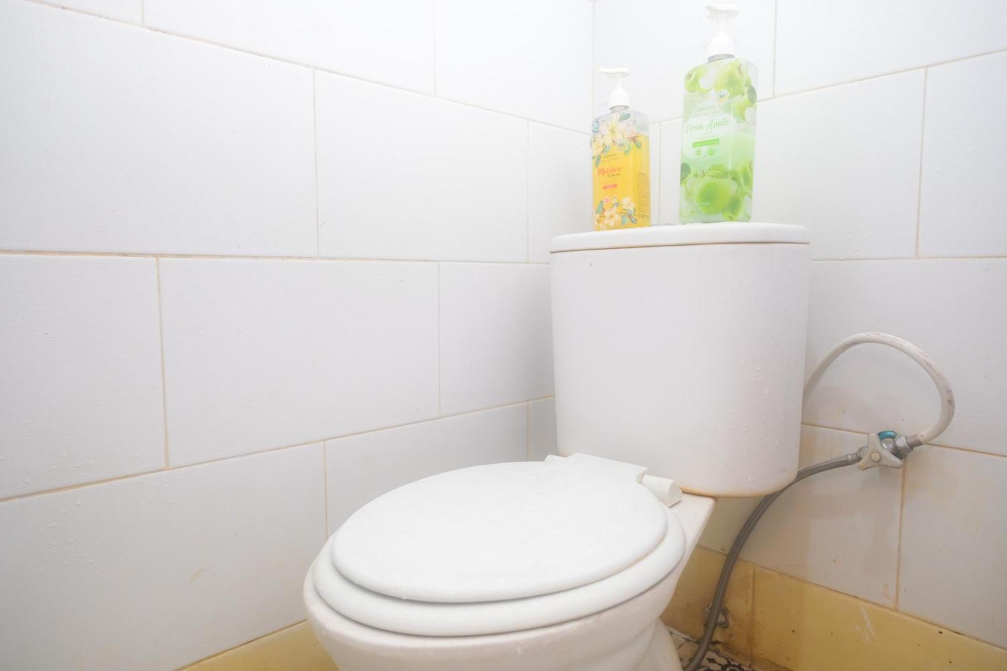 Reddoorz Plus Near Adisucipto Airport 2 Kalasan Luaran gambar