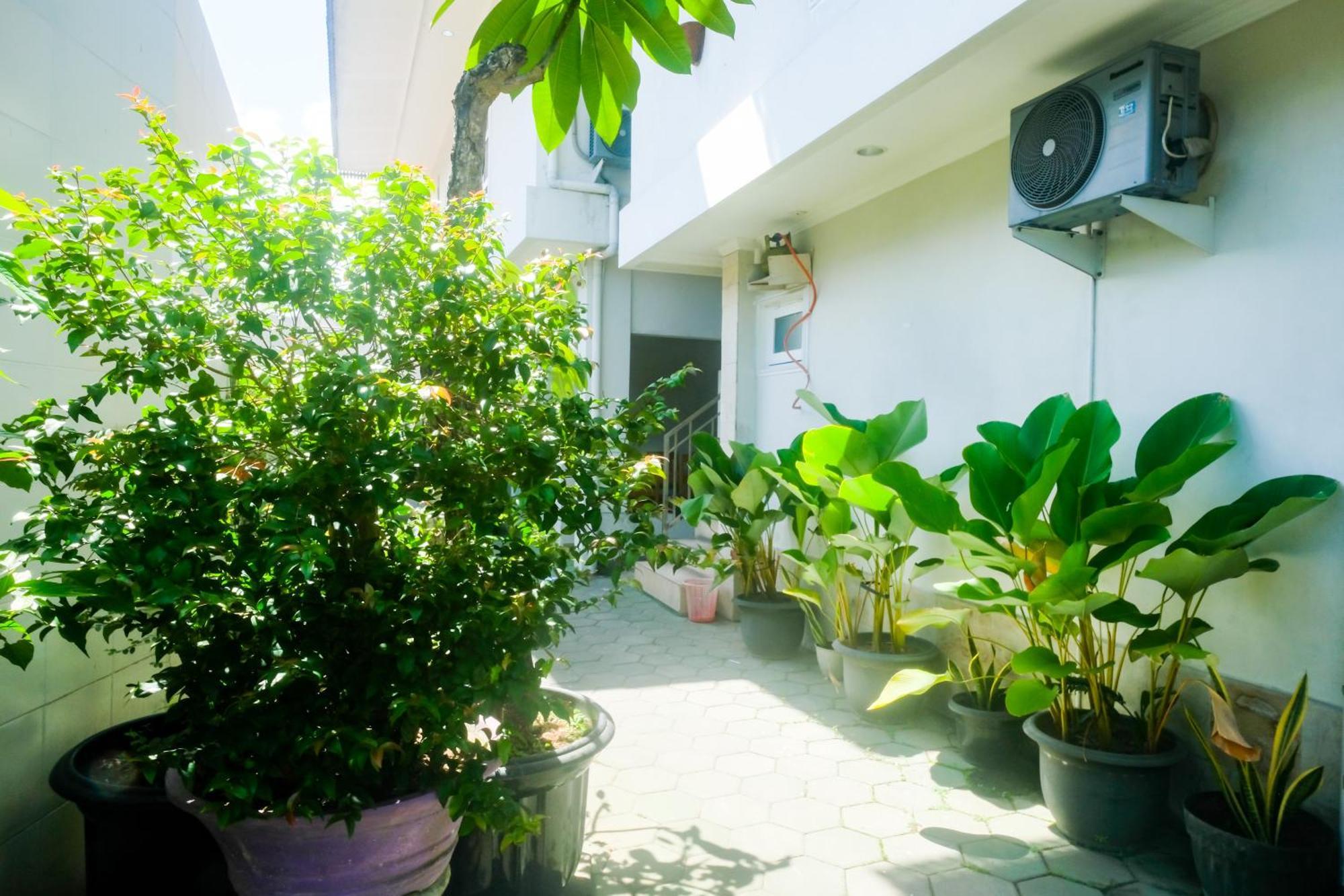 Reddoorz Plus Near Adisucipto Airport 2 Kalasan Luaran gambar